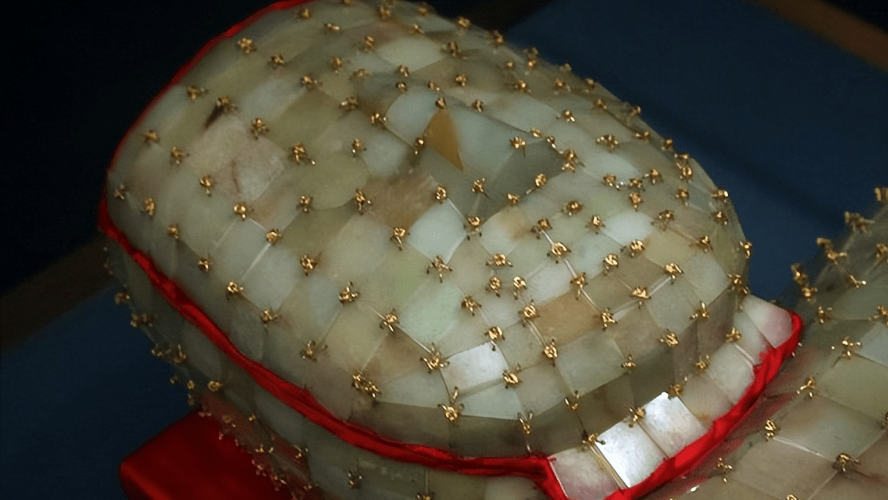 金缕玉衣价值连城,盗墓者为何不盗?