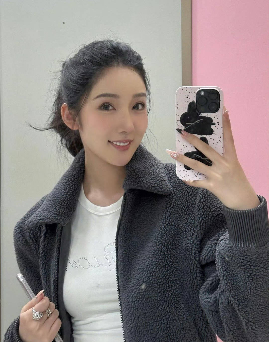 都美竹写手发长文曝内幕,事情过去两年半幡然醒悟,信息量超大_顶流_吴