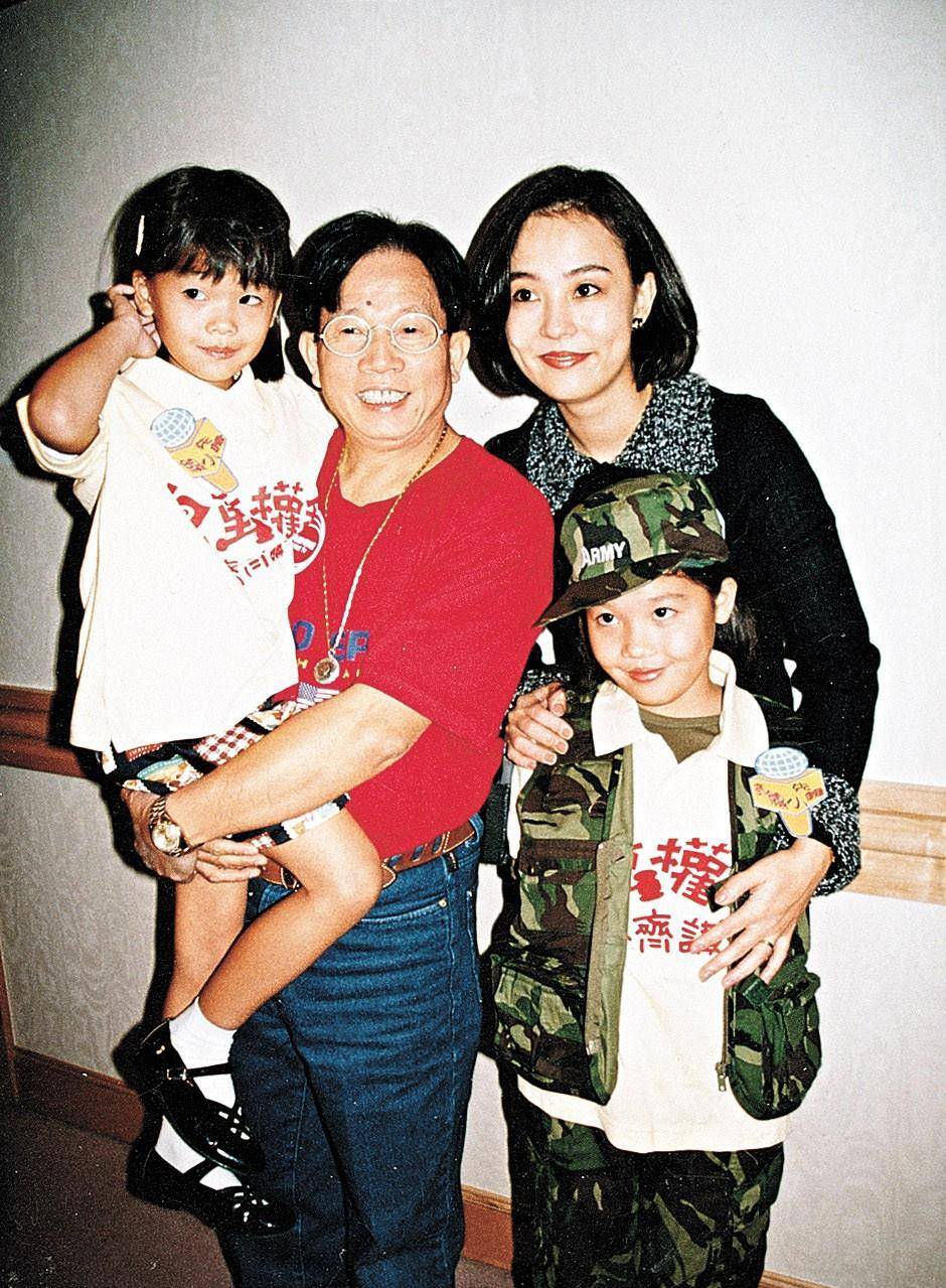 做律师开节目爆火,15岁与陈百强传绯闻_香港_人物_电视剧