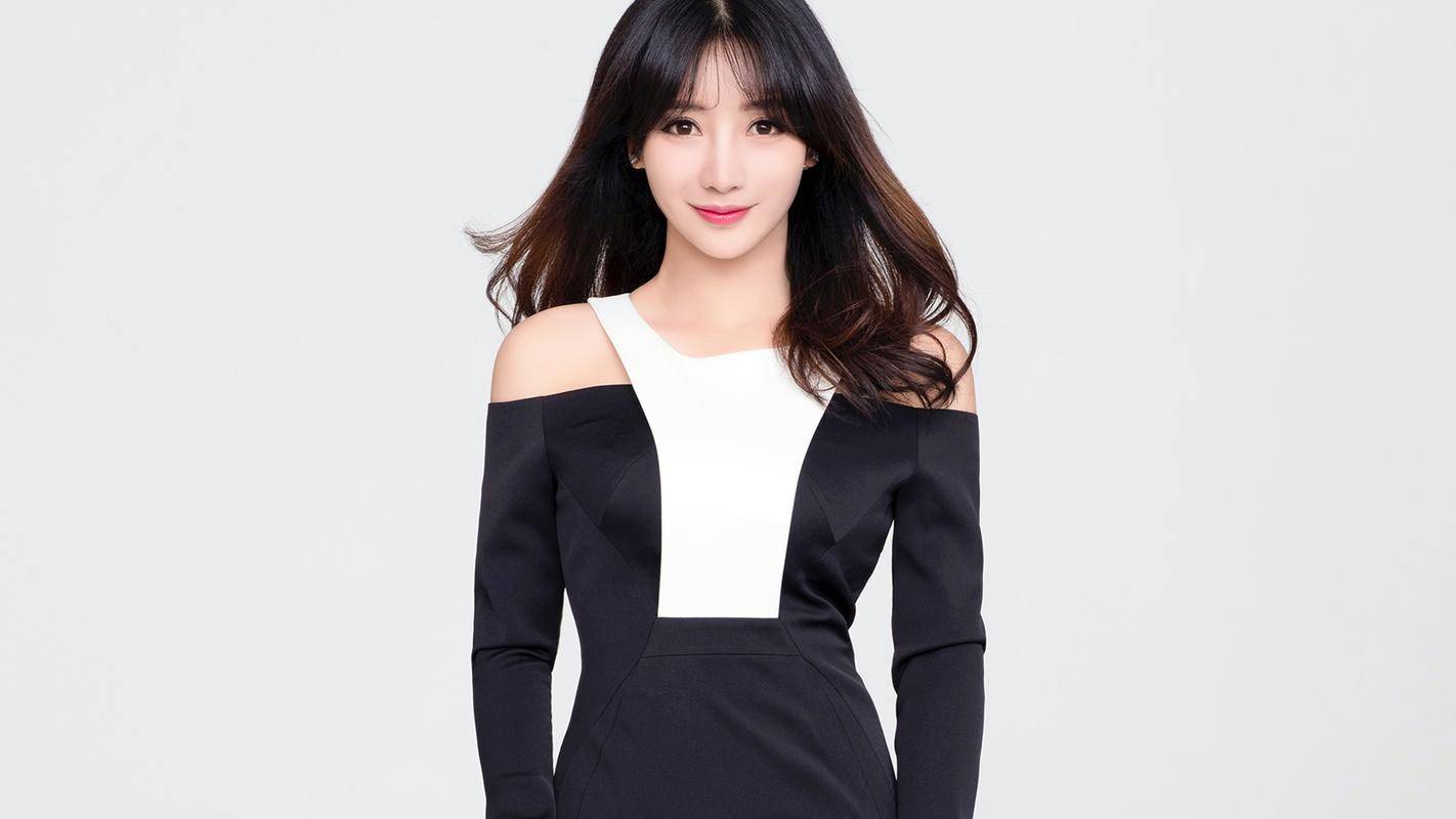 曾经的性感女神柳岩,43岁时事业线消失,网友:可惜了!_质疑_角色_演技