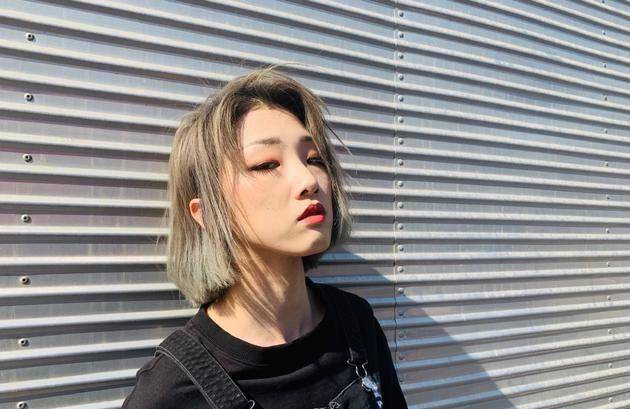 说yamy容貌丑又不时尚?