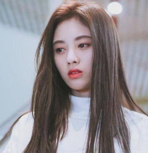 鞠婧祎自爆上学没人追,看到她18岁照片后,我信了!_人气_气息_美女