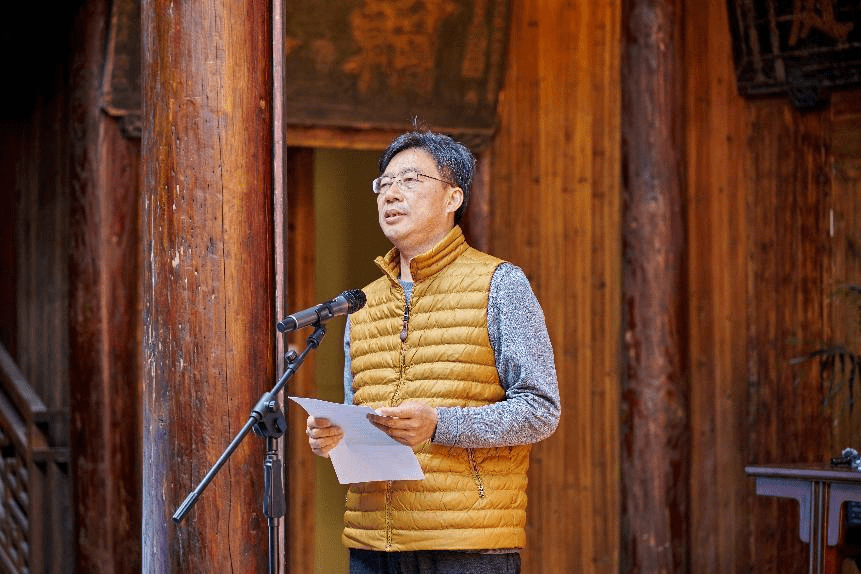 长张爱民致辞中国民协中国建筑与园林艺术委员会常务理事张爱民表示