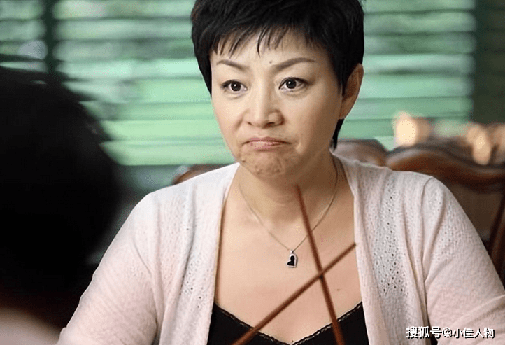 北京美女王博谷:嫁小7岁演员巴图,婚后生两子,风光背后有心酸_宋丹丹