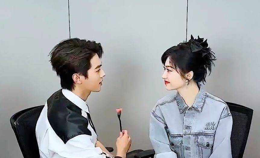 原创景甜被曝男友是制片人,之前与张继科恋爱严重抑郁,要看心理医生