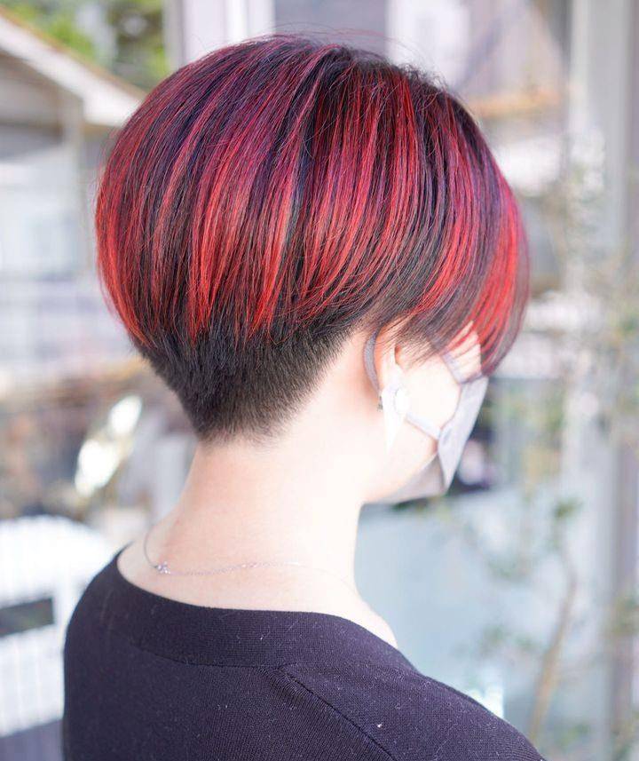 最美女士短发推边头,利落时尚还个性,显瘦还显高