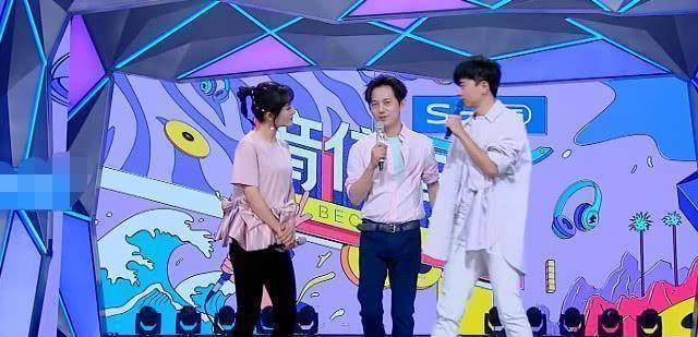 自然要有趣,搞笑;所以他的主持风格一直都是比较开朗的《快乐大本营》