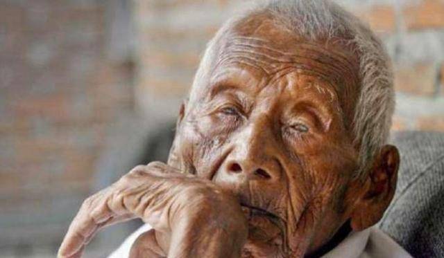 世界最长寿老人,悲痛送走几代子孙,终因孤单在146岁绝食离世_高索