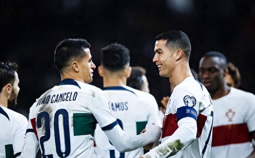 c罗和姆巴佩今年的进球数与球员并列第三,仅次于打进48球的凯恩和哈兰