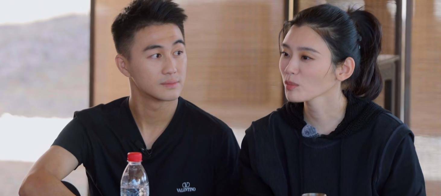 奚梦瑶公开称剖腹产不疼,生孩子就像在ktv还能点歌,婆婆不在场_何猷君