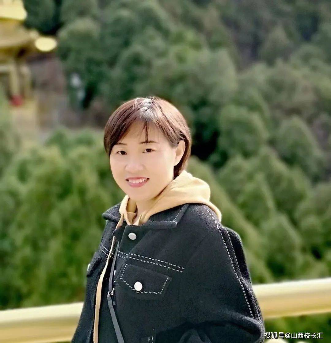 个人简介 :庞玉莲,女,中共党员,中小学高级教师.
