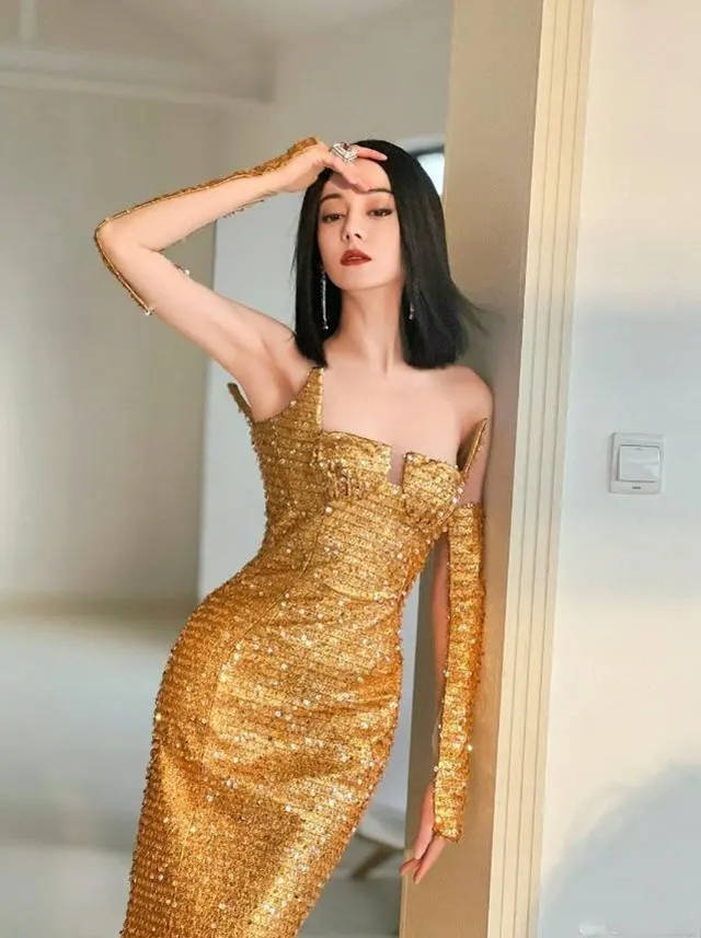 红毯被娜扎艳压,影视难挡杨紫攻势,迪丽热巴最好的选择是综艺?