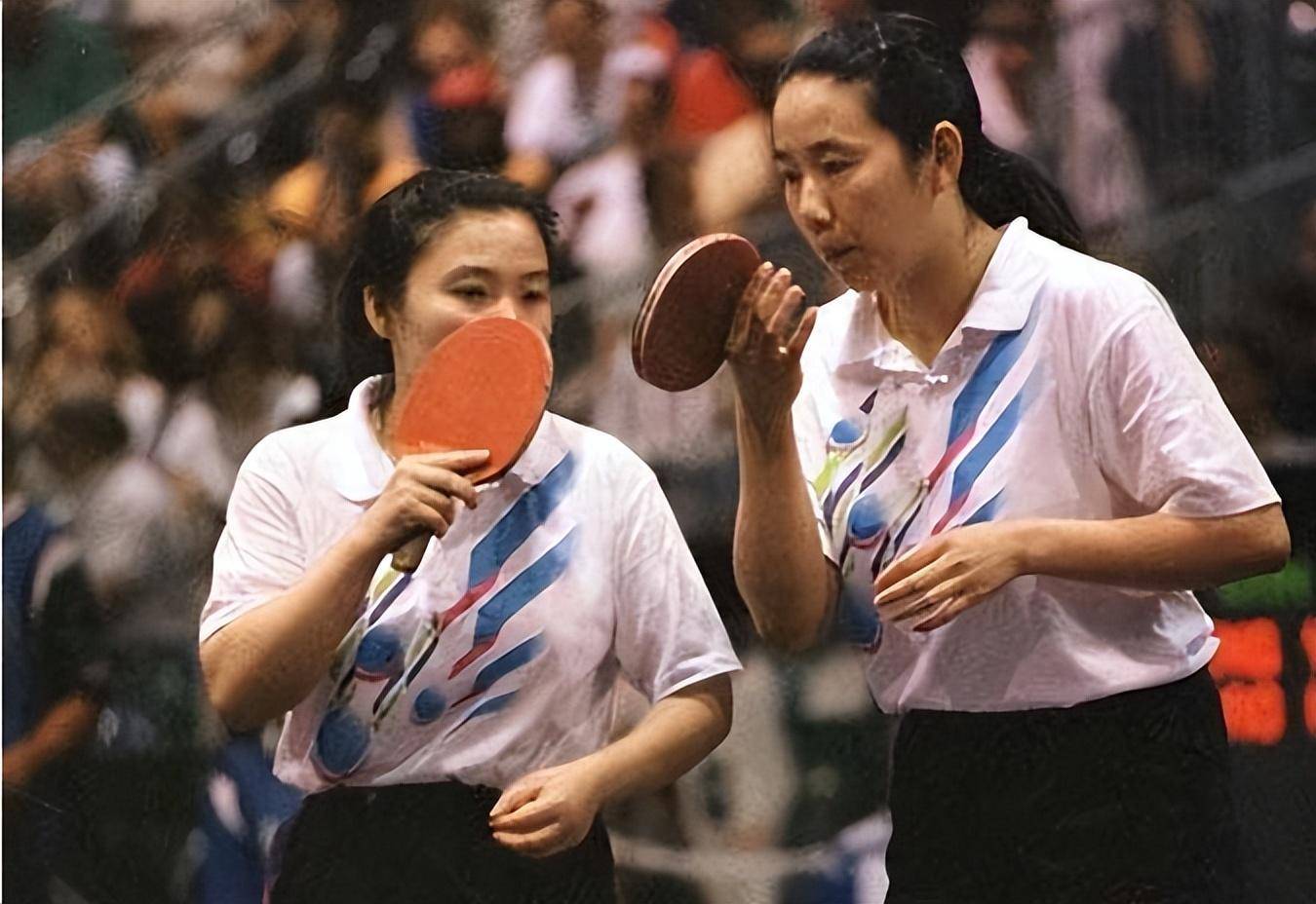 和邓亚萍搭档夺8冠军,退役后成王楠恩师,如今55岁现状令人唏嘘_乔红