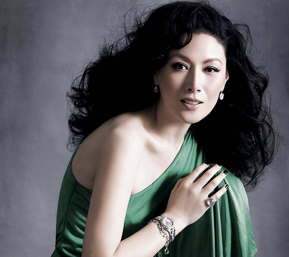 著名演员任达华:因爱不要孩子,50岁看到女儿时热泪盈眶_琪琪_妻子