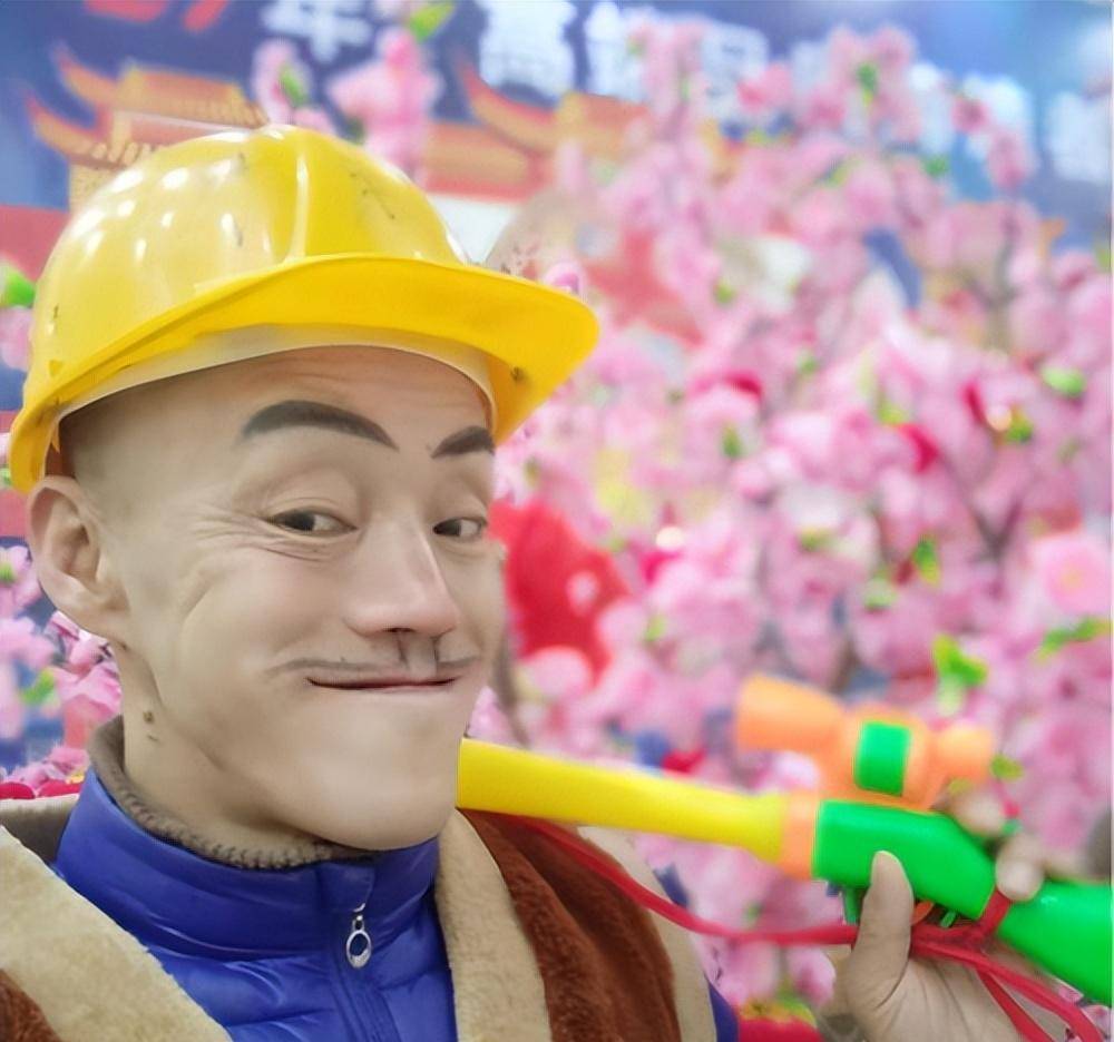 光头强冯加六:因熊出没爆火,都说他住别墅娶小娇妻,现在咋样了_生活