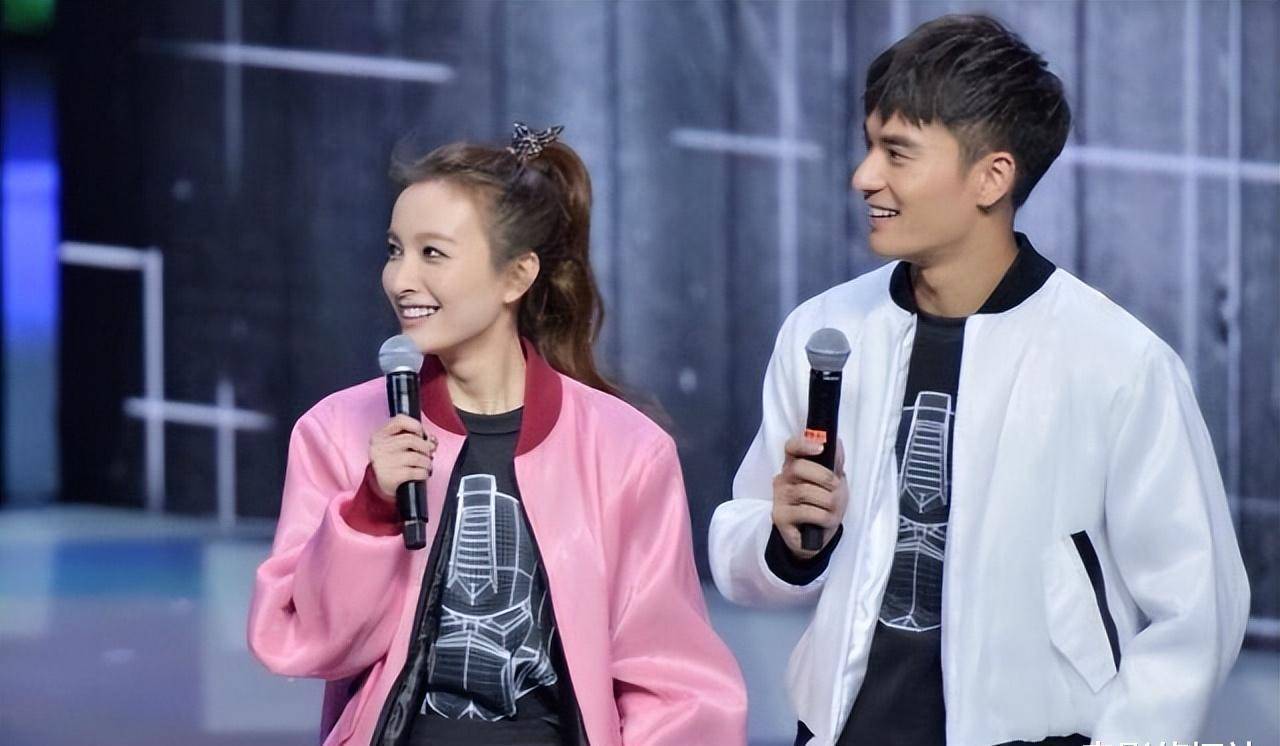 尽管郑凯与另一位演员章乐韵的亲密互动引发了恋情猜测,但吴昕和郑凯