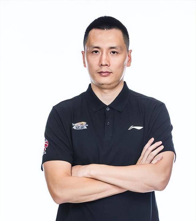 上海男篮击败浙江男篮,张知垚砍下33 17,卢伟迎2连胜_胜利_预备队