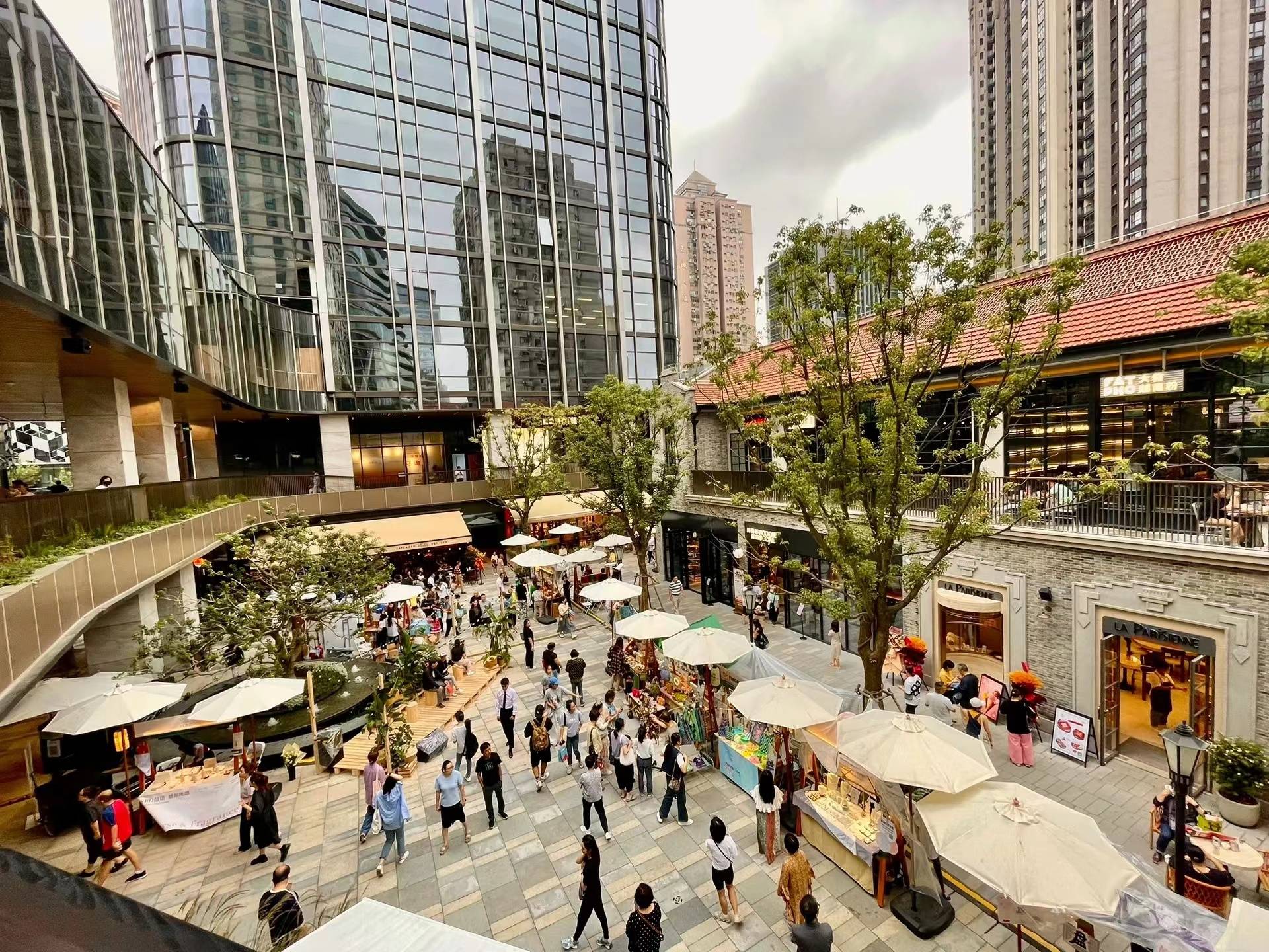 上海小体量社区商业设计新典范,鸿寿坊爆火秘籍!