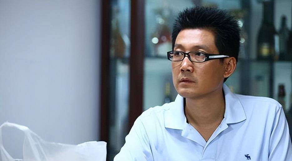 李崇霄病逝不到一年,再看遗孀茵娜的选择,才知道李崇霄有多聪明_李