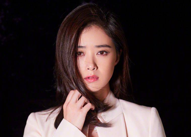 回民蒋欣片场狂炫锅包肉冲上热搜!