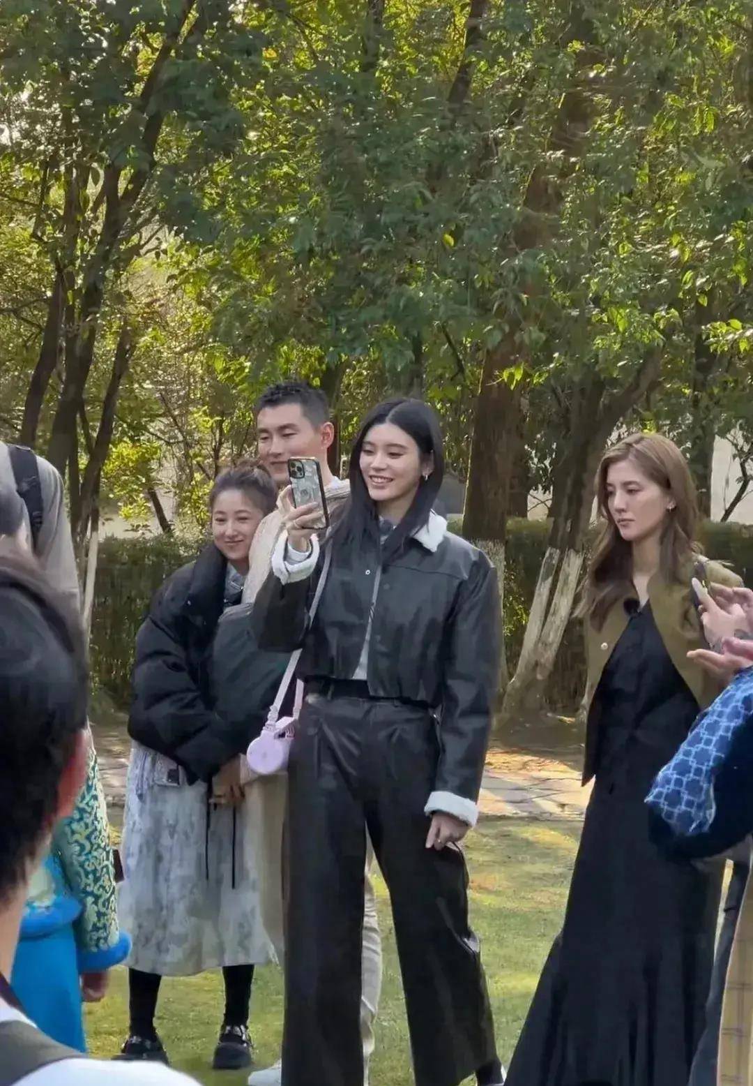 吴千语上综艺不讨喜原因:爱板脸,情商不如奚梦瑶,没艾佳妮乐观_何猷君