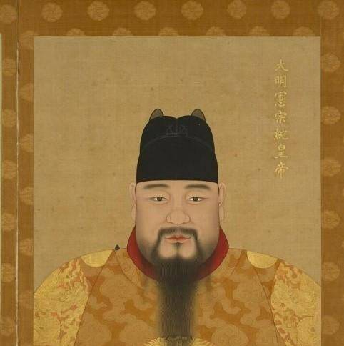这里需要指出的是朱棣篡位后,既没有给朱允炆上庙号,又把朱标的庙号给
