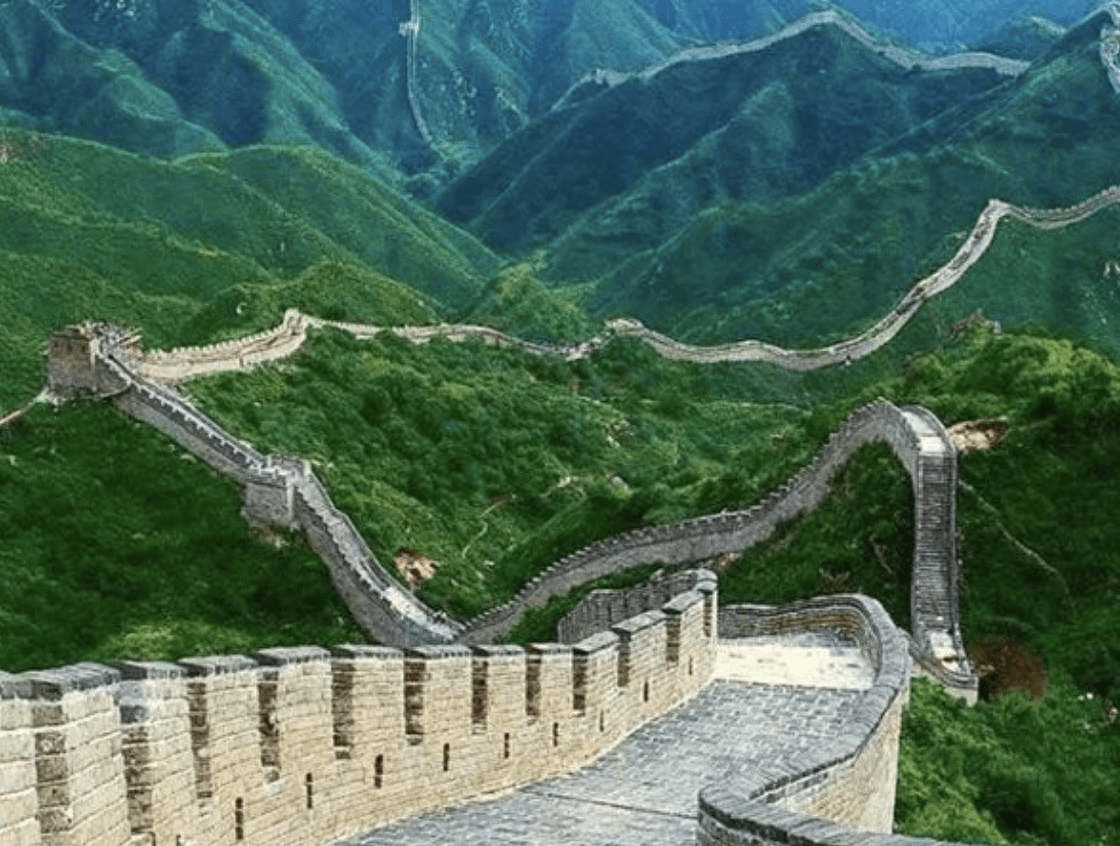 中国高铁为何很少走平地，宁可斥巨资修高架桥？花得值吗？(图1)