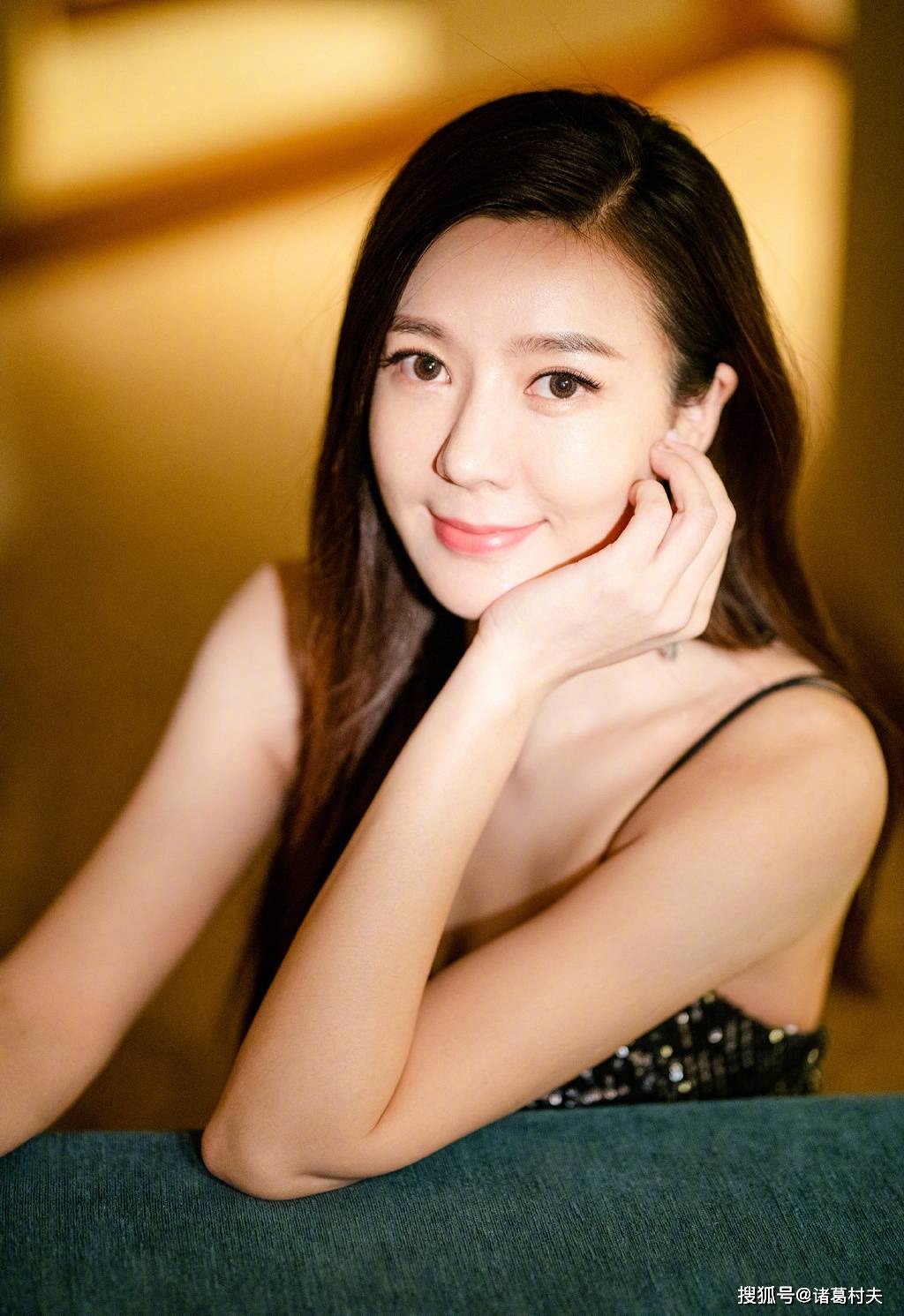 性感得让人窒息!周韦彤写真赏_观众_时尚_角色