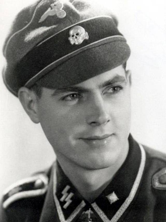二战期间,帅到令人脸红心跳的德军军官,40年代真没有修图技术!