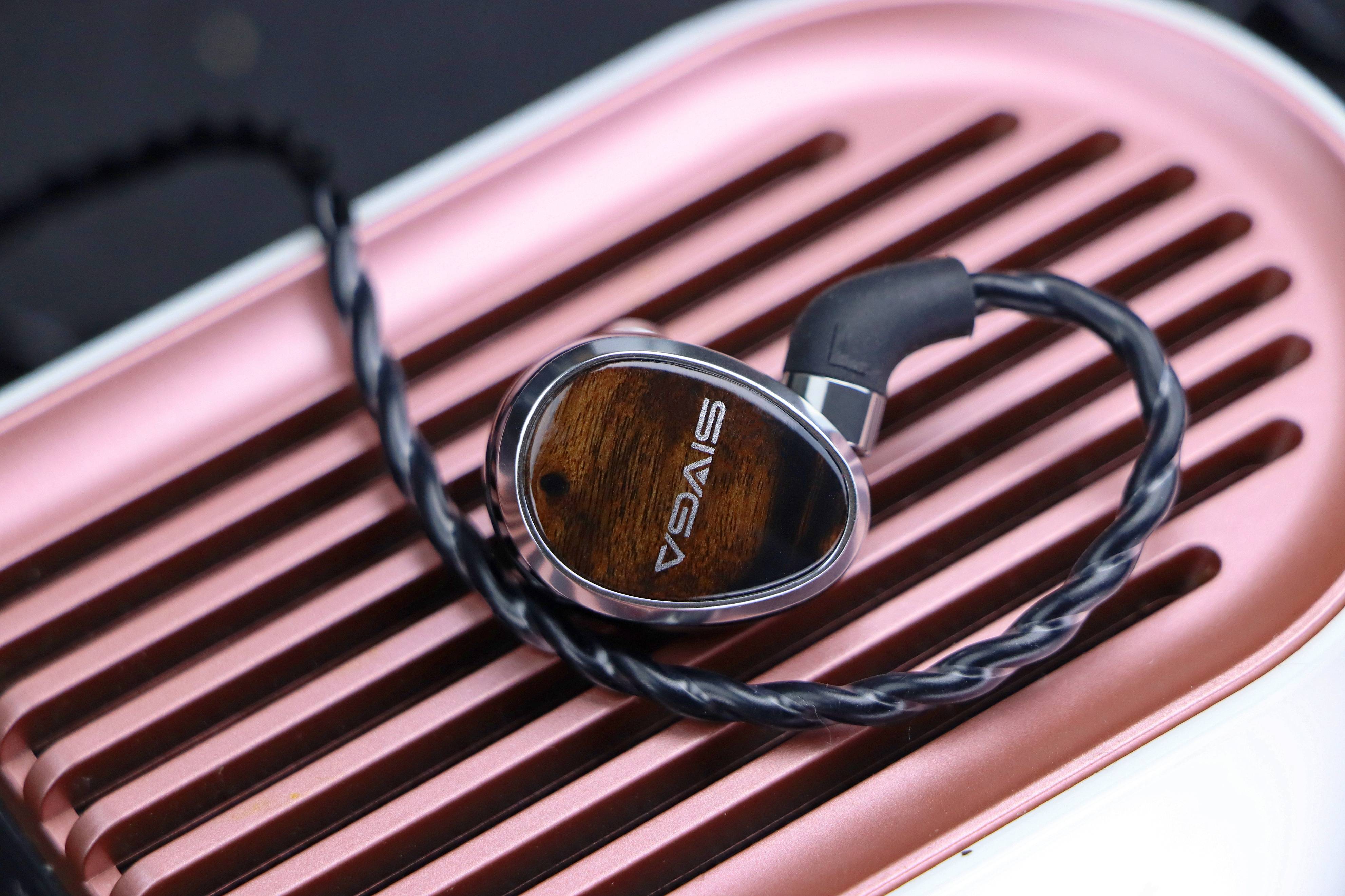 夜莺会让你听清楚这首曲子,db的最小值和最大值变化波动,歌曲的波澜