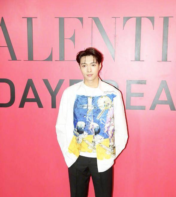 为张艺兴私人定制,太宠了_活动_服装_品牌