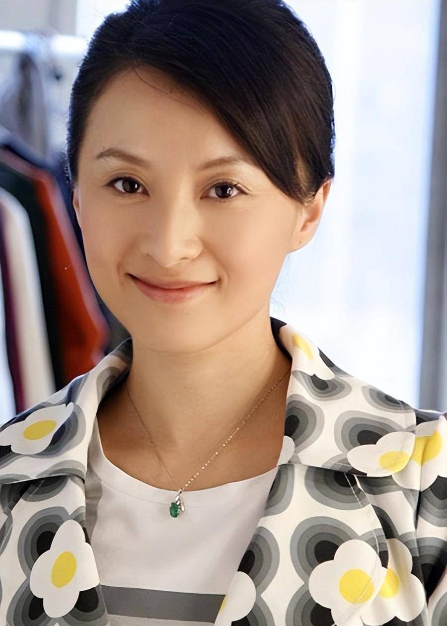 丈夫宠爱将240万交给她,女儿今20岁_徐露_姜凯阳_生活