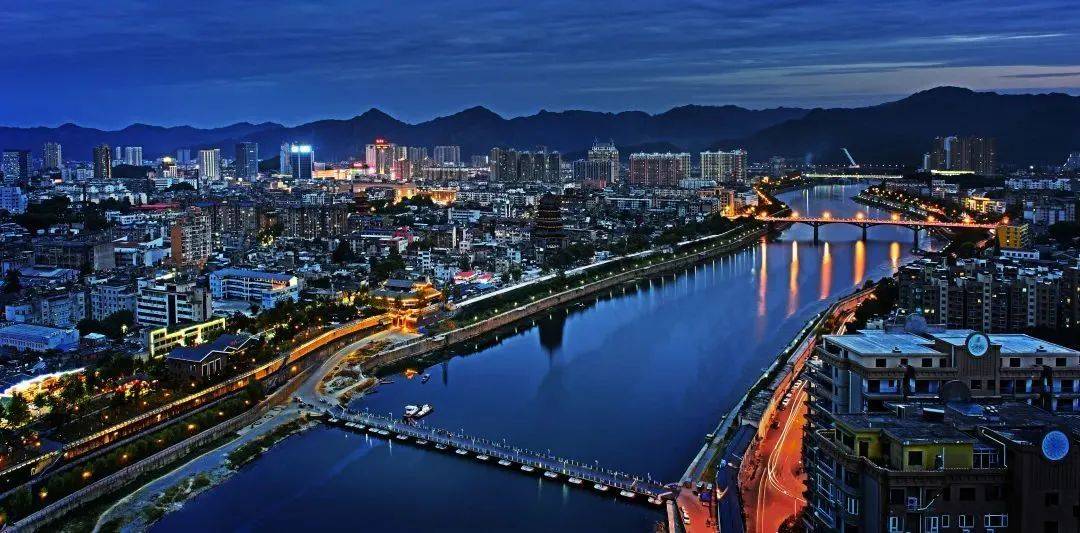 江西省-千年瓷都 多彩景德镇 "三把火"烧旺文旅发展新"景"象