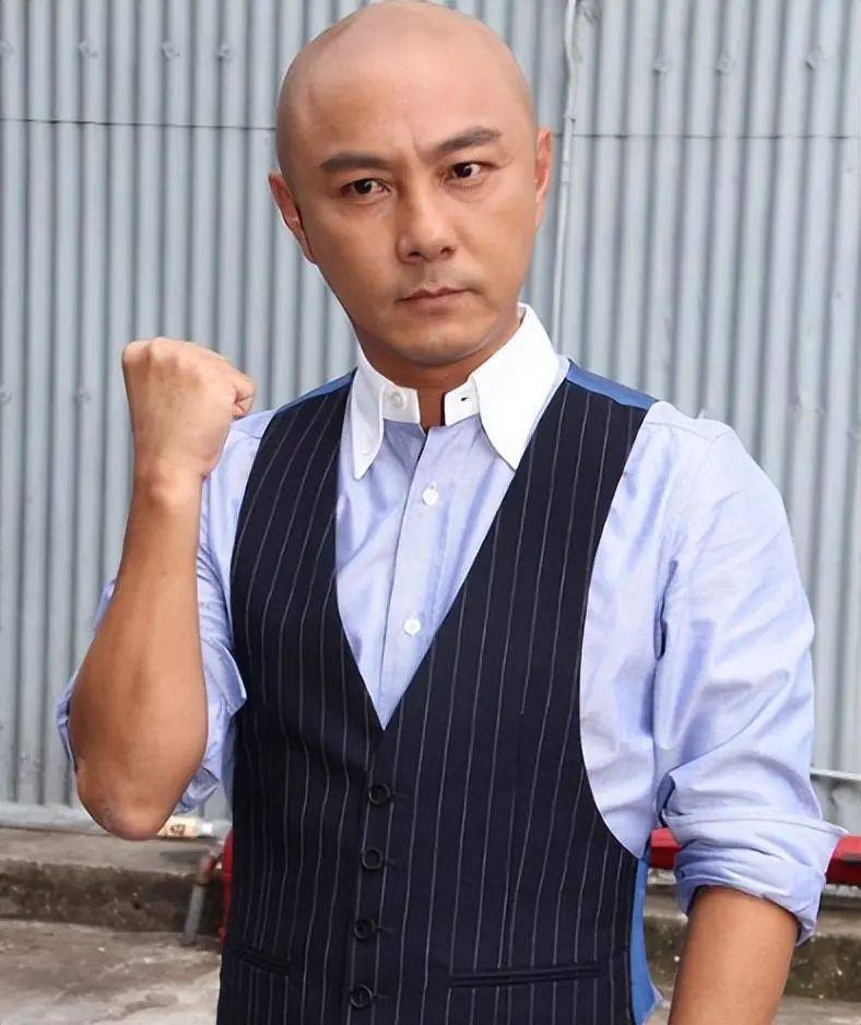 过气艺人的残酷真相,在58岁的张卫健身上展现得淋漓尽致_事业_生涯