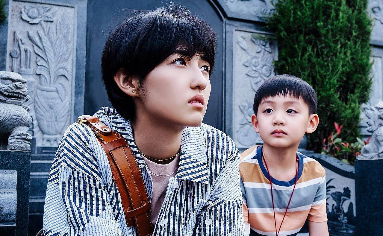 张子枫:冯小刚狂赞,娱乐圈的宠儿,她到底有多优秀?_妹妹_妈妈_网友