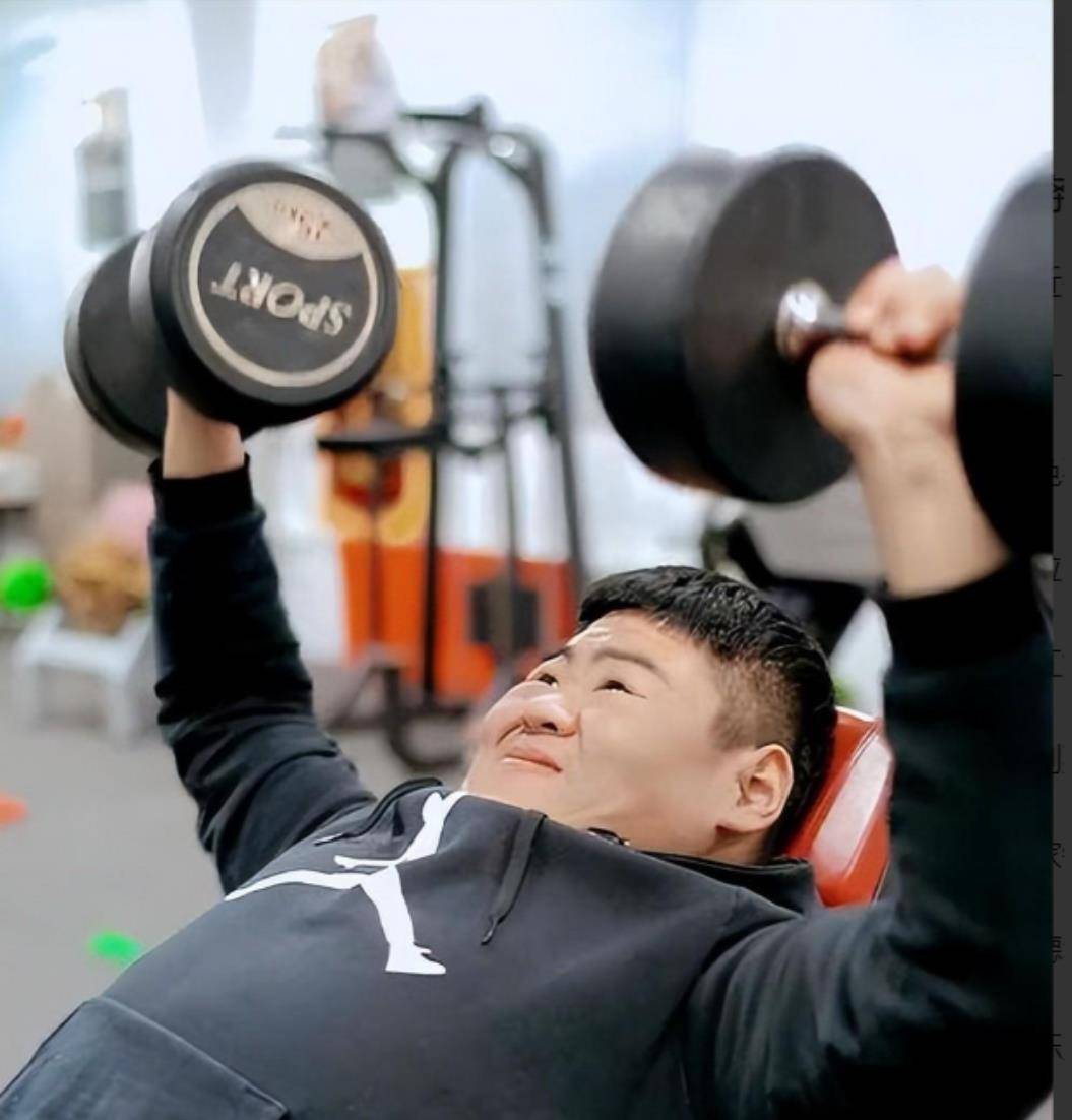 "中国首胖"王浩楠,为爱切胃暴瘦480多斤,成名后出轨与娇妻离婚_王浩南