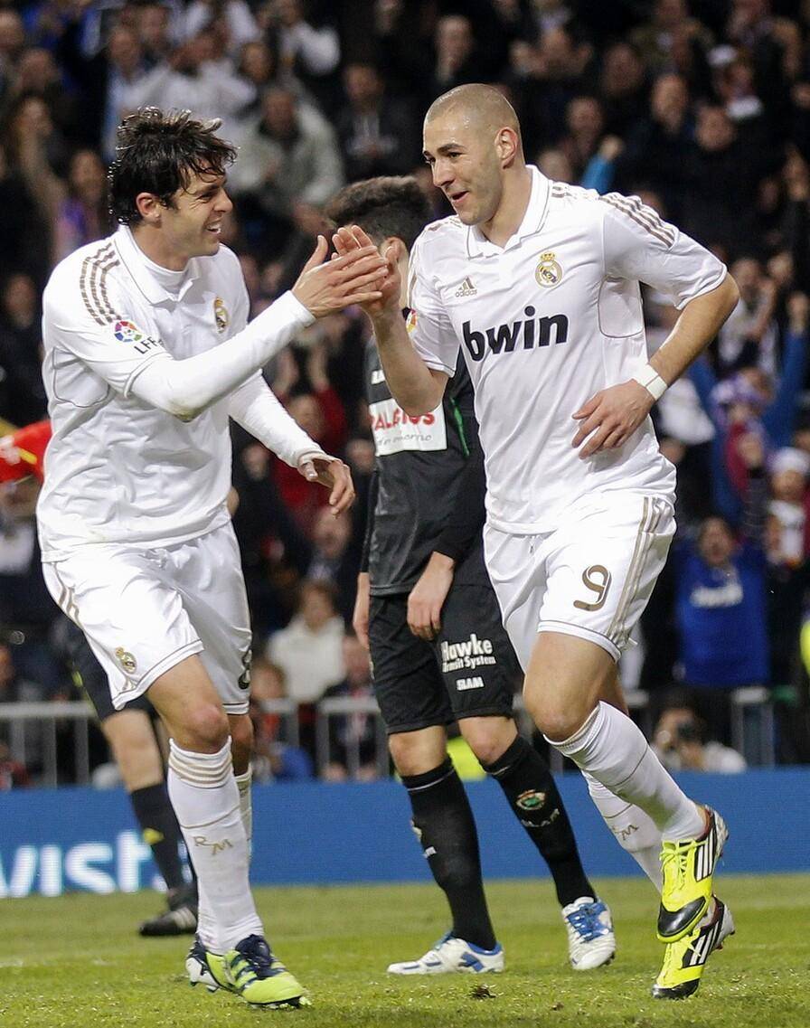 儿子是无与伦比的,巴西球星和卡卡来到武汉参加2023世界超级球星赛