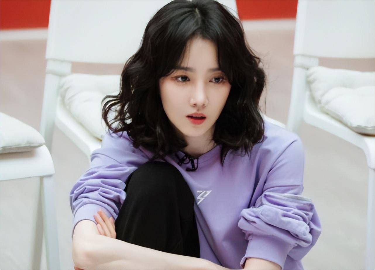 她太丰满了,所以被排除在国家队之外,最终成为了一名表演者_陈小云