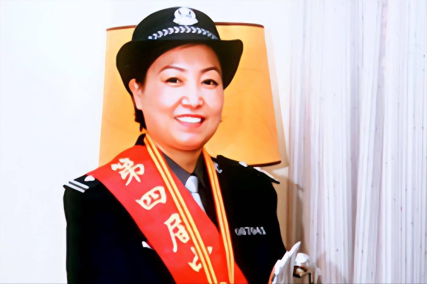 任长霞丈夫,45岁去世后与妻子合葬,他们唯一的儿子生活得怎么样_卫