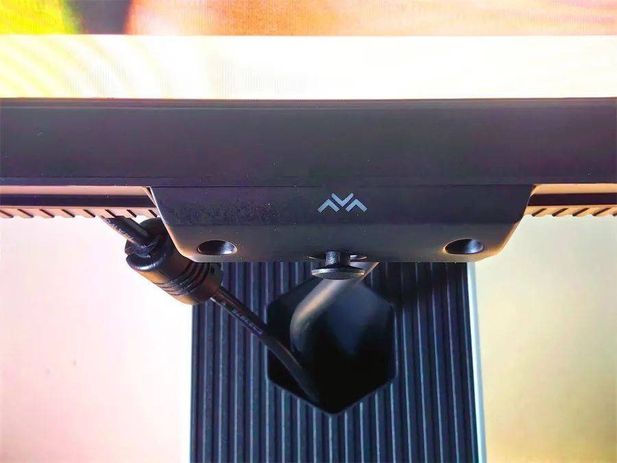 懂显示器的为什么选带鱼屏,不吹不黑说说雷鸟Q8显示器使用感受