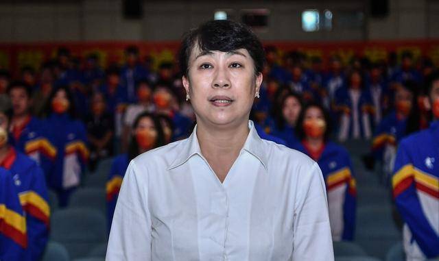 姚明确认王芳将继续留任篮协,球迷欢呼鼓掌_辽宁男篮_阶段_工作