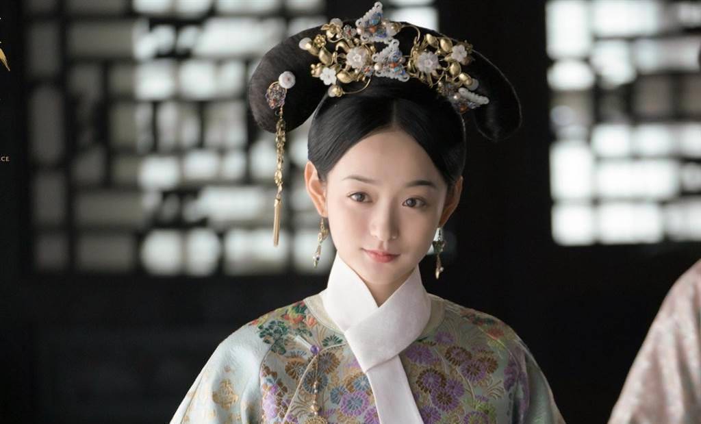 《如懿传》玫贵人清纯变身 时尚装礼服全是洞_何泓姗_白蕊_照片