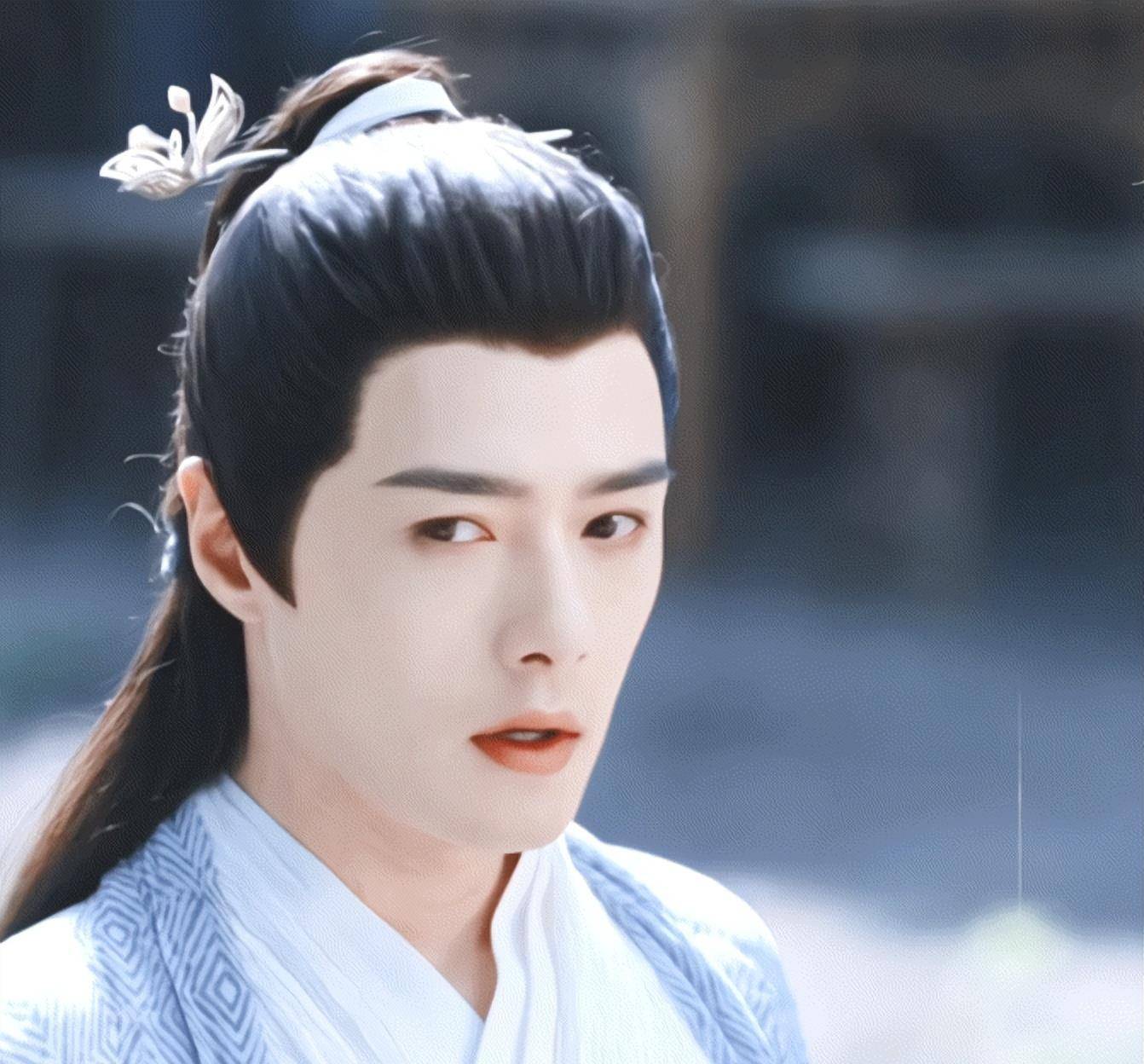 说实话,刘宇宁和方逸伦也不是第一次合作了,从《长歌行》到《一念关山