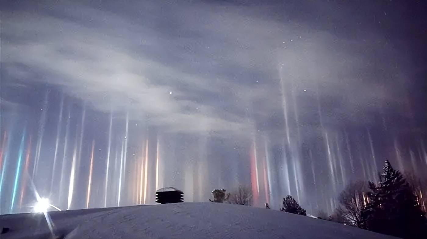 美国得州多地上空出现神秘光柱，外星人发来求助信号？