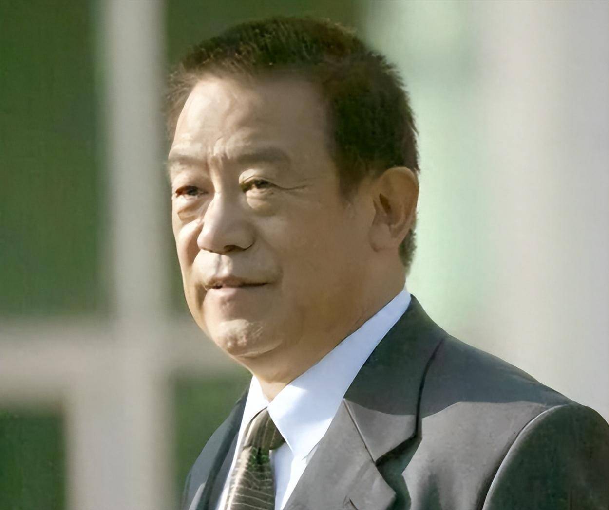"国家一级演员"高明:结婚52年零绯闻,儿子很面熟你却叫不出名字_瑞芬