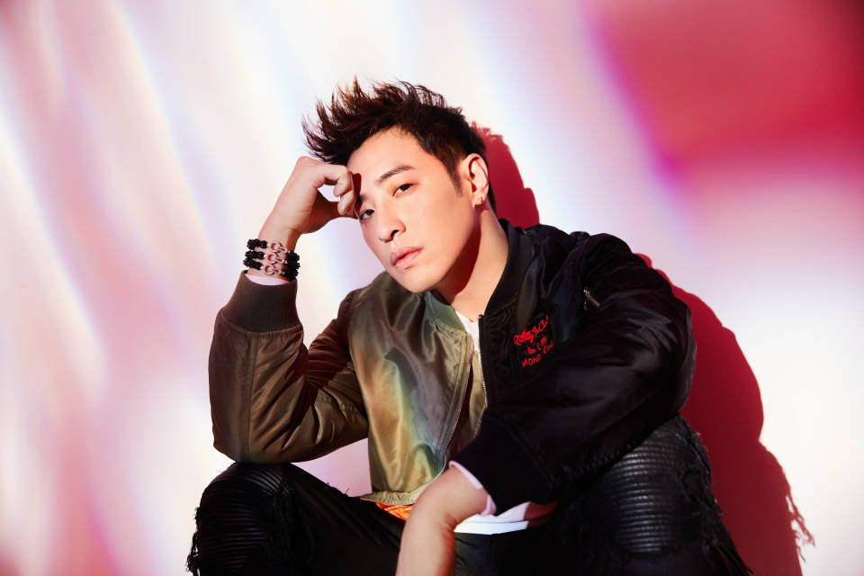 潘玮柏晒结婚照!