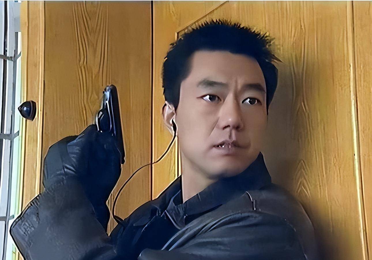 演员董勇:45岁时被亲嫂子"逼婚"娶妻,谁知婚后5个月喜当爹!