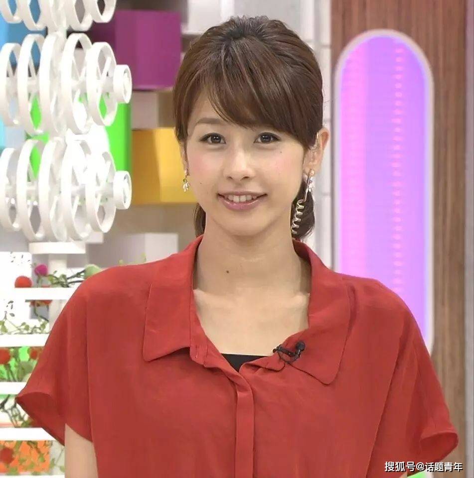 1985年出生,身高166cm,被称为"e罩杯巨乳美女主持".