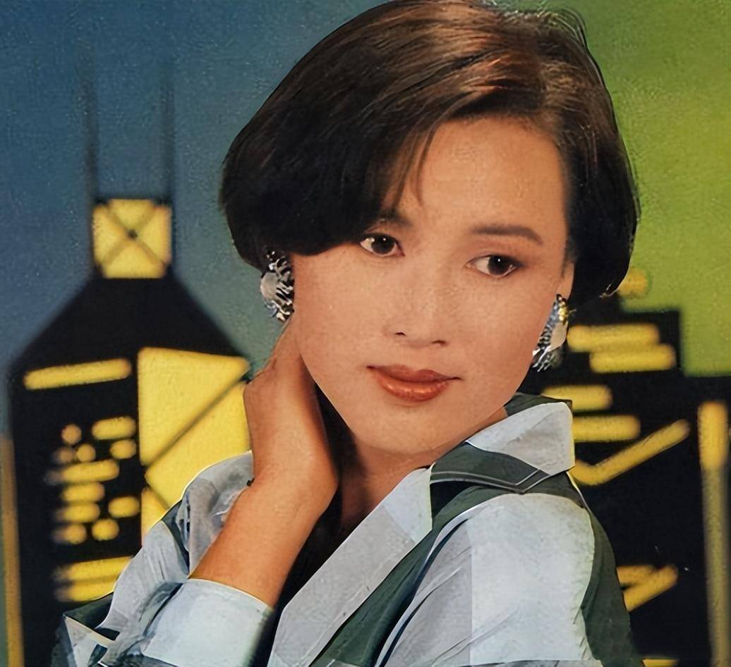 曾是"亚视一姐",却被渣男老公骗光家产,如今61岁落寞街头_陈秀雯_国雄