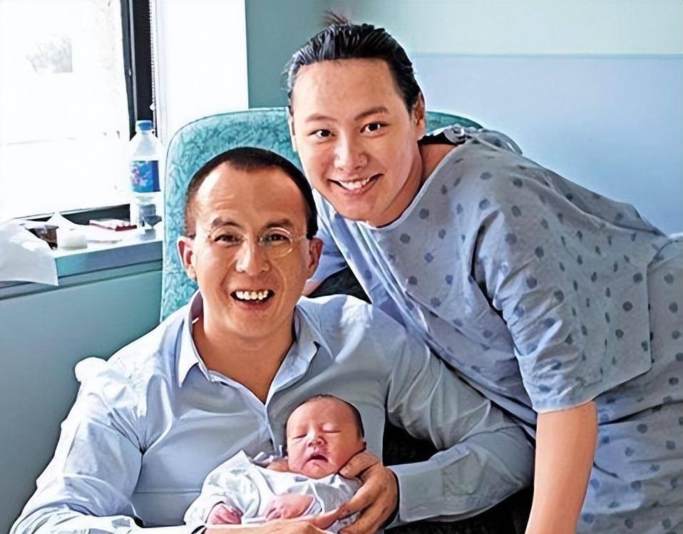 李长治近照引网友热议,身高逼近梁洛施耳朵,穿搭风格惊艳!